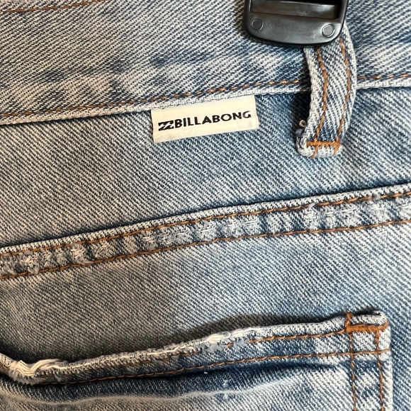 NWOT Billabong Distressed Jean Shorts - Picture 3 of 5